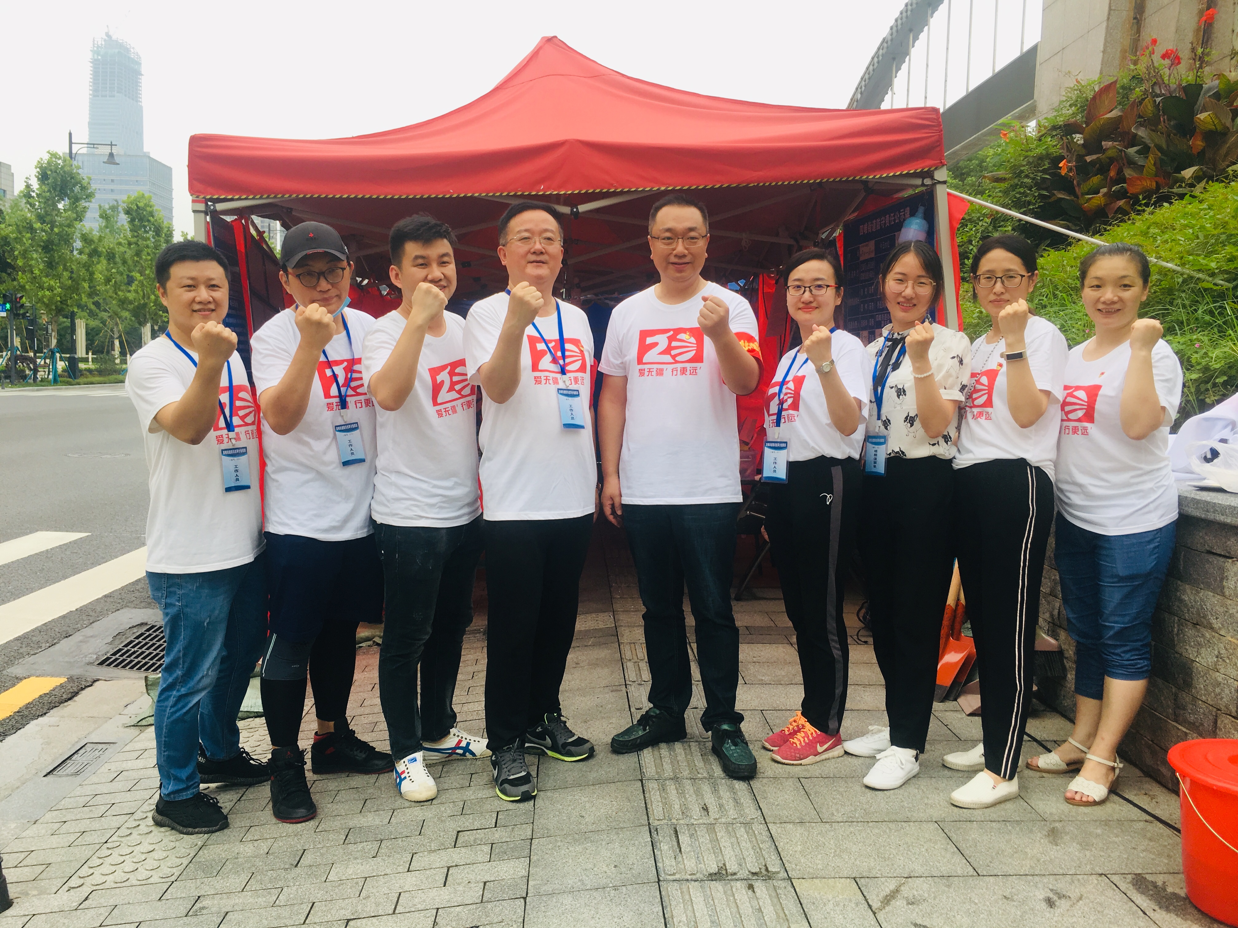 風(fēng)雨同舟，共克時(shí)艱。東信醫(yī)藥集團(tuán)助力武漢防汛抗洪攻堅(jiān)戰(zhàn)
