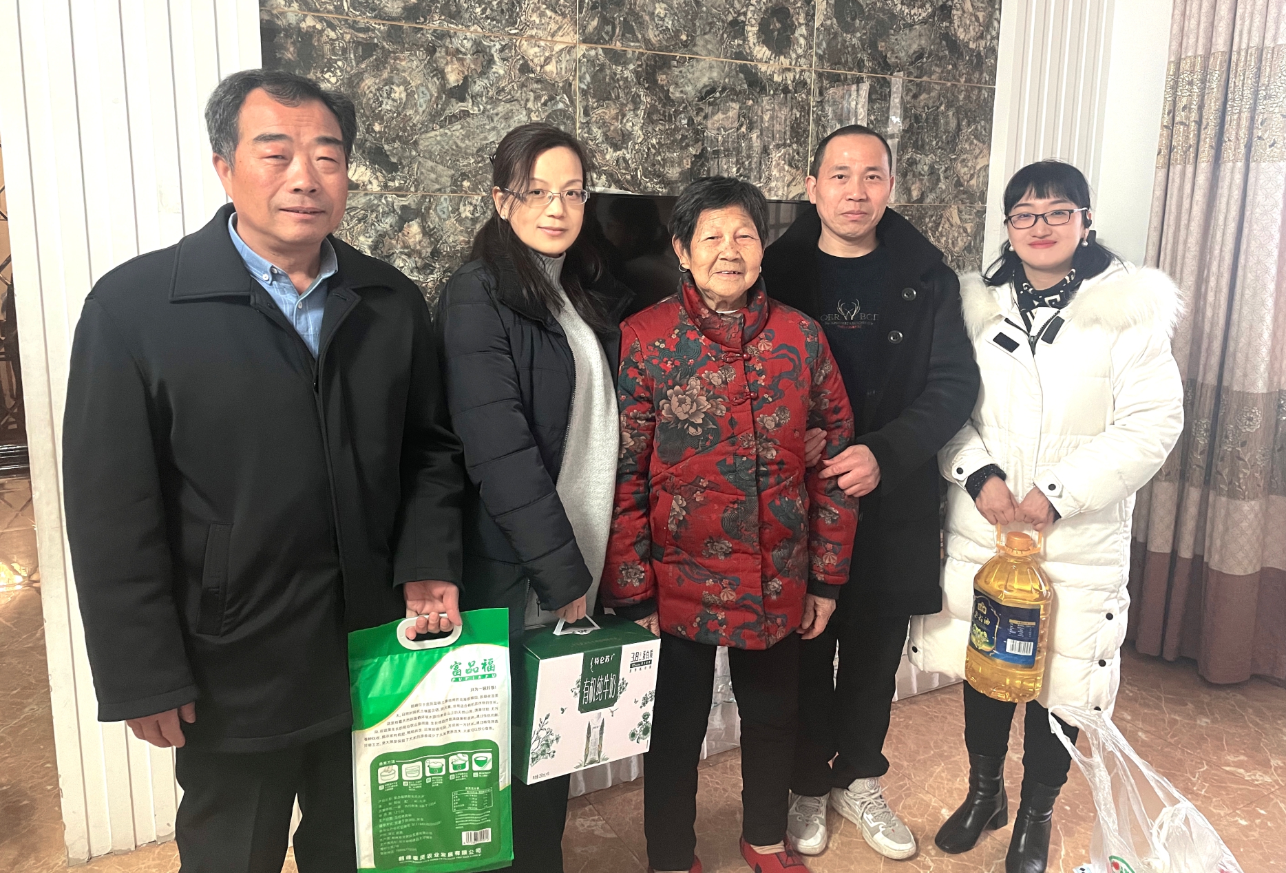 情系一線送溫暖，凝心聚力鼓干勁